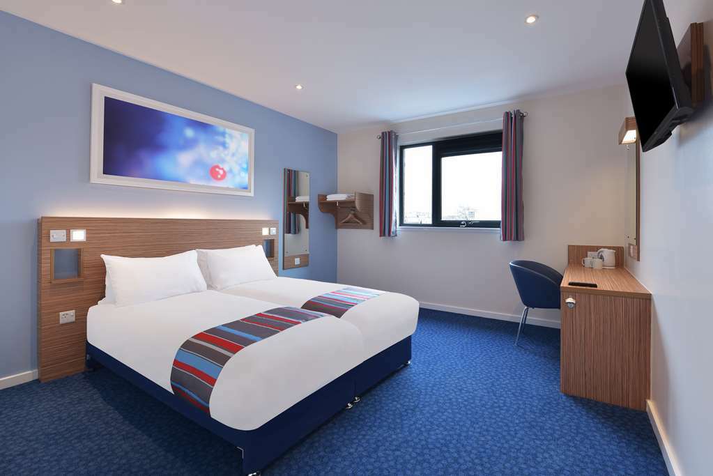 Travelodge Hotel Macclesfield Central Номер фото